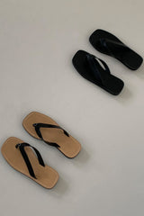 M085 Minimal Leather Flip Flop