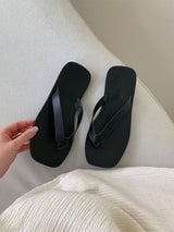 M085 Minimal Leather Flip Flop