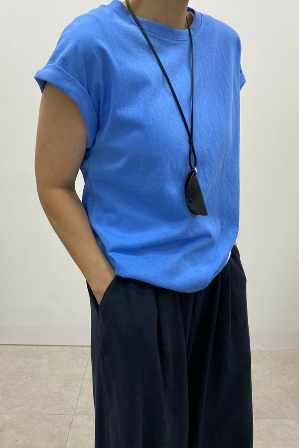 Holder Tee