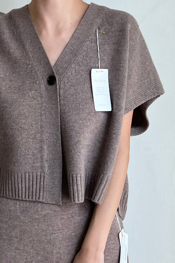 Wide Vest Set (also sold separately)