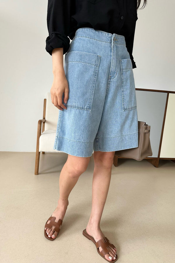 Clean Pocket Denim Shorts