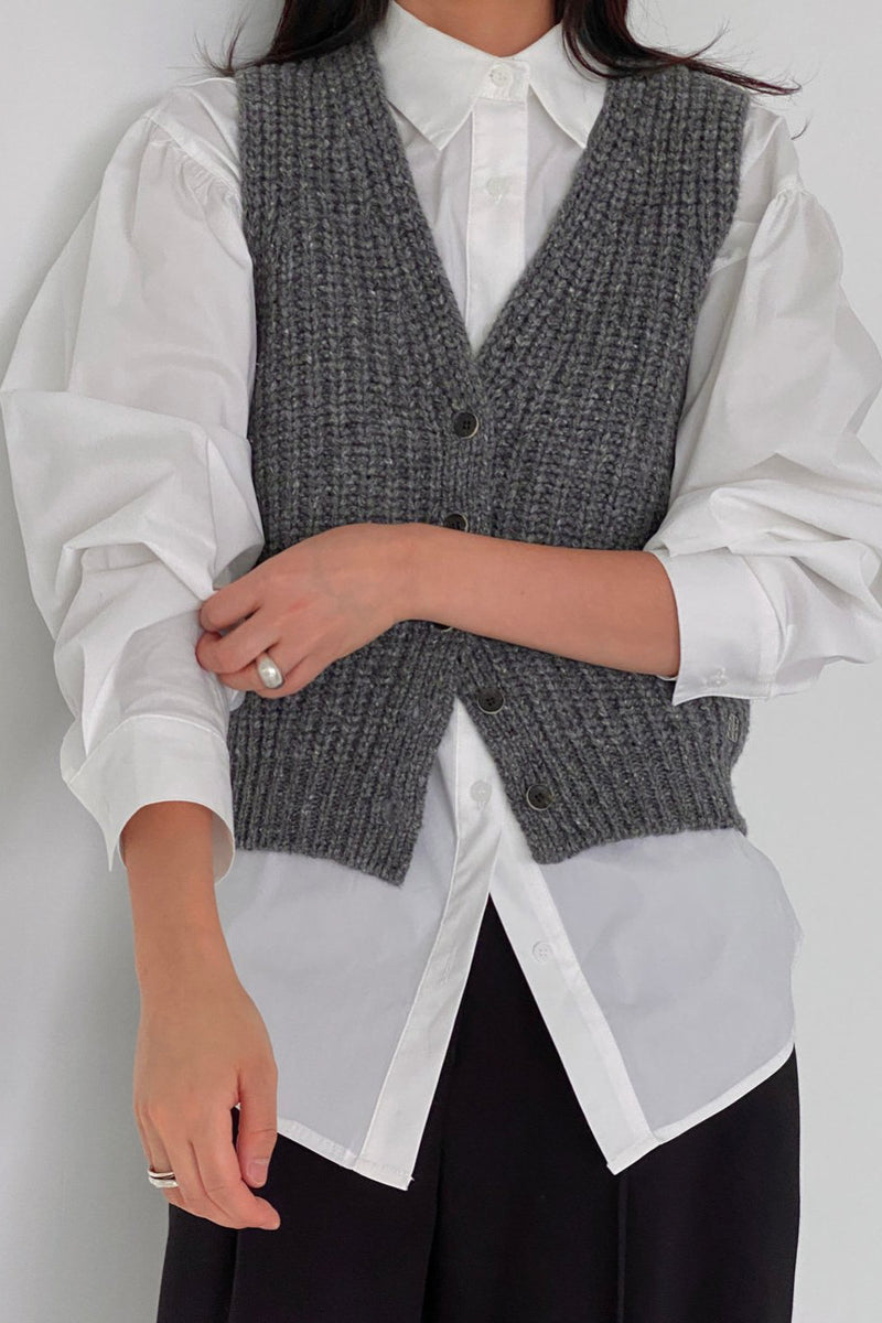 Neuf Vest