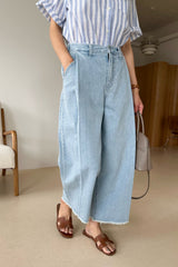 Light Pintuck Denim Pants