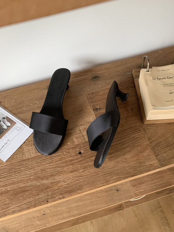 M762 - Satin Heel Sandal