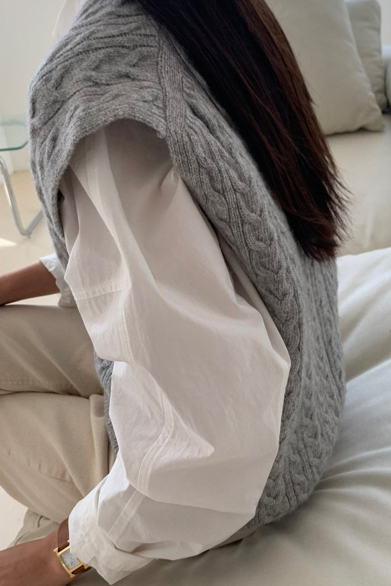 Loose Cable Vest