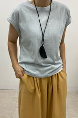 Holder Tee