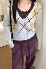 Argyle V Neck Sweater in light grey, women's cropped argyle V neck sweater