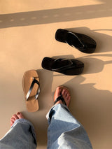 M085 Minimal Leather Flip Flop