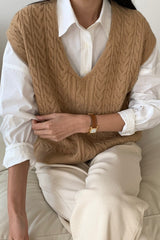 Loose Cable Vest